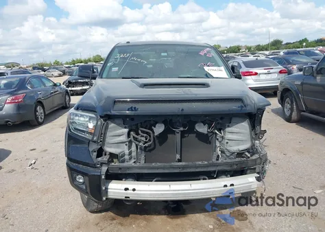 2018 Toyota Tundra Sr5 5.7L V8 z USA, uszkodzony, nr VIN 5TFDW5F12JX720521